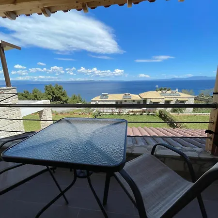 Sea View Apartment *